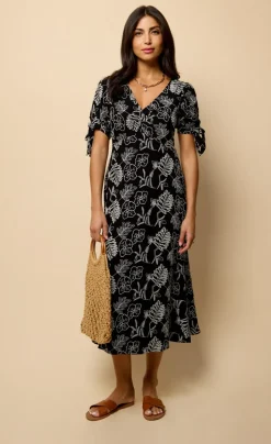 Little Mistress Dresses | Race Day Edit<Embroidered Midaxi Dress